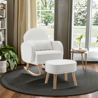 Fauteuil en bois et tissu, salon d'hôtel, salon, détente, fauteuil inclinable, fauteuil à bascule avec repose-pieds