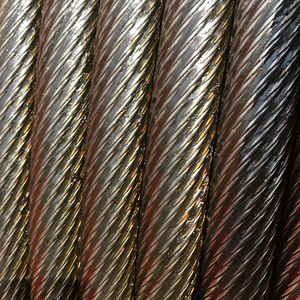 Câble métallique galvanisé Q235 de qualité supérieure, robuste et durable, pour la rigging, fabriqué par le fabricant Fastener. - Product Image 4