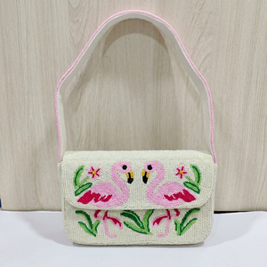 Sac à main rectangulaire en polyester brodé à la main, perles de verre lavables, corps crème, motif flamant rose, bandoulière rose - Product Image 1