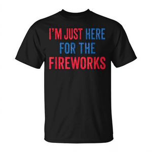 Estoy aquí solo por los fuegos artificiales, camiseta para parejas del 4 de julio - Product Image 2