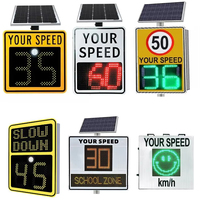 Détecteur de vitesse solaire pour signalisation routière et caméra de contrôle de vitesse