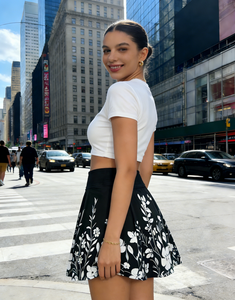 Falda floral negra de talla grande para mujer - Minifalda de corte A con cintura natural y forro antiexposición, estilo club, para verano - Product Image 4