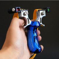 Tirachinas Profesional de Caza en Resina de Puntería y Precisión con Láser Rojo y Telescopio de Largo Alcance Diseño Camuflaje