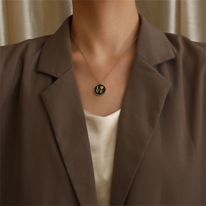 Collares de Moda de Acero Inoxidable con Disco Redondo Esmaltado con la Frase 'Te Amo', Chapados en Oro de 18k, Antideslustre - Product Image 3