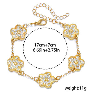 Bracelet trèfle à quatre feuilles pour femmes, chaîne en or, cristal, bijoux porte-bonheur, à porter au quotidien, accessoire de mode tendance - Product Image 5
