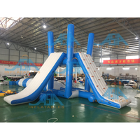 Tour gonflable de parc aquatique flottant de l'Asie avec toboggan d'escalade d'action et blob de saut pour l'eau