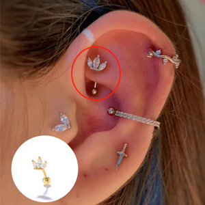 Boucles d'oreilles clous courbés en argent sterling ROXI S925, motif couronne, polyvalentes, avec diamants, pour oreilles percées - Product Image 3