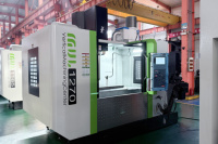 Centre d'usinage vertical CNC 3 axes MVL1270 pour le travail des métaux avec changement d'outil automatique efficace 1200x700x650mm