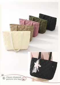 Sac fourre-tout portable en nylon pour femme avec fermeture éclair, deux sangles, motif géométrique, sac à main décontracté doux et moelleux pour usage quotidien, sport et gym - Product Image 2