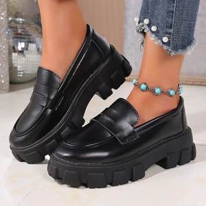 Marca andorrana Mary Jane Peep Toe Zapatos de jardín con suela de PVC y parte superior de cuero sintético - Product Image 1