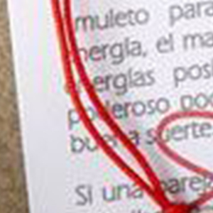 Pulsera de cadena para el tobillo Little Bear de acero inoxidable con amuleto de hilo rojo para mujer, joyería corporal estilo bohemio. - Product Image 4