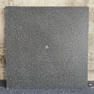 Piastrella in Porcellana Grigio Scuro per Esterni, Antiscivolo, 600x600x20 mm, Spessore 2 cm, Resistente, Qualità Superiore, Prodotta a Foshan - Product Image 6