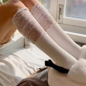 Chaussettes amples pour femmes, blanches et noires, avec bordure en dentelle, respirantes, absorbant la sueur, style ballet, chaussettes hautes pour bottes, pour jeunes de 18 à 40 ans - Product Image 1