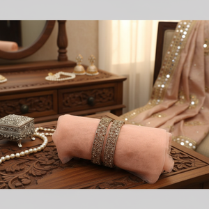 Exquisitos brazaletes de piedra de cristal chapados en oro para mujer con intrincada artesanía de joyería India - Product Image 3