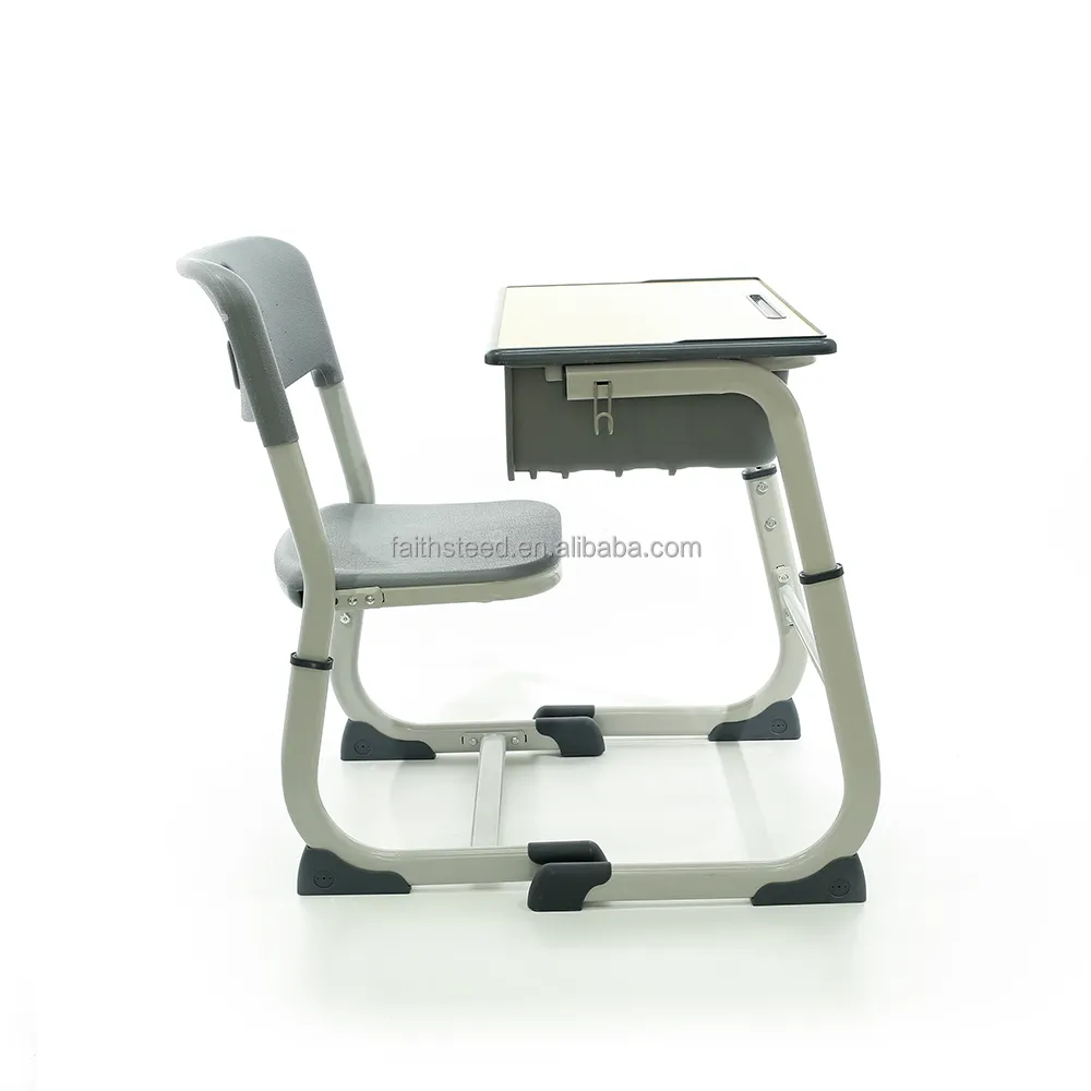 Moderno barato y cómodo entrenamiento niños tamaño estándar de la escuela escritorio y silla fabricante