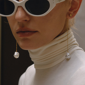 ต่างหูมุกบาโรกแบบห้อย ประดับโซ่ทอง ตุ้มหูพู่ห้อย ใส่ได้ทุกวัน - Product Image 2