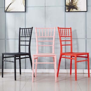 Chaises de <span class=keywords><strong>réception</strong></span> de <span class=keywords><strong>mariage</strong></span> empilables en plastique blanches pour mariés, avec différentes couleurs, vente en gros, nouveauté - Product Image 3