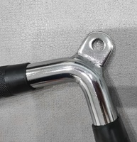 SMARTFIT triceps pousser vers le bas V bar poignée câble fixation