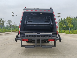 Camión Compactador de Basura Dongfeng 4x2 de 10cbm de Alta Calidad en Venta - Product Image 6