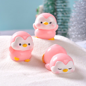 Nouvel Arrivage : Adorables Figurines de Pingouins Roses en Résine pour la Création de Globes de Neige DIY – Ornements de Noël et de Fêtes d'Hiver – Idéal Cadeau - Product Image 5