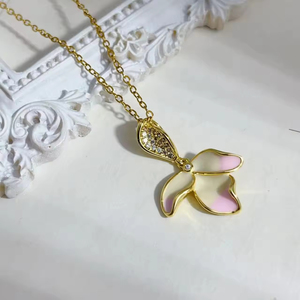 Collier tendance en acier inoxydable plaqué or 18 carats avec pendentif fleur en cristal brillant et émail coulant pour femmes et jeunes filles - Product Image 3