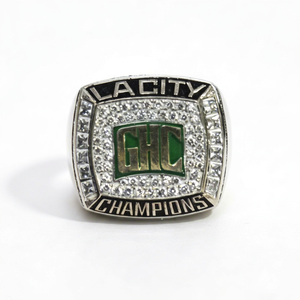 Anillo de Campeonato GHC Personalizado V. Y. Domingo, Logotipo en Esmalte Verde, Piedras de Circonio Cúbico, Anillo de Cóctel para Hombre, Plateado en Plata, Acero Inoxidable Moderno - Product Image 1