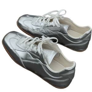 Zapatillas de Ballet Plateadas de Alta Calidad para Mujer, Ligeras, con Correa de Cuero Genuino, Zapatos de Entrenamiento Retro Casuales, Disponibles al por Mayor - Product Image 5