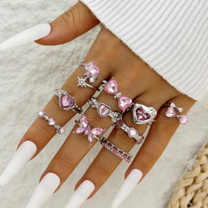 Anillo de Aleación con Incrustaciones de Diamantes Rosados J Sweet Cool, Anillo con Lazo de Amor, Estilo Moderno y Sofisticado, Unisex - Product Image 4