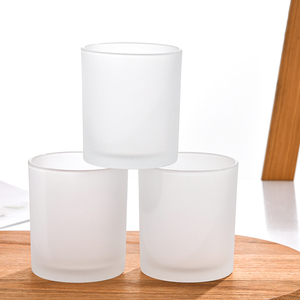 Prêts à être expédiés : Pots à bougies givrés <span class=keywords><strong>de</strong></span> 4 oz, 8 oz, 10 oz, porte-bougies <span class=keywords><strong>en</strong></span> verre, lanternes et pots à bougies avec couvercle <span class=keywords><strong>en</strong></span> bambou - Product Image 4