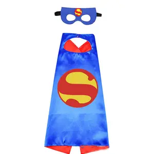 Neuankömmling Kreative bunte Doppels chicht Halloween Superheld Cape Movie Heroes Cape für Kinder und Erwachsene für alle Partys