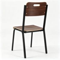 Chaise en bois avec structure en métal noir, assise en bois courbé avec dossier à poignée, chaise d'écolier moderne et durable