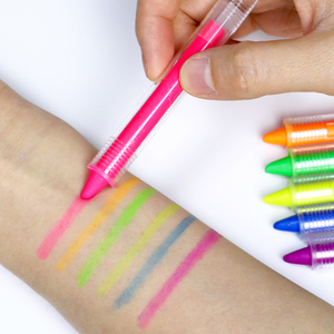 GP Vente en gros Arc-en-ciel <span class=keywords><strong>Paillettes</strong></span> phosphorescentes Néon UV Bâton de peinture pour le visage et le corps Ensemble de maquillage Halloween Crayons de cire - Product Image 4