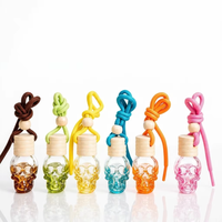 Diffuseur de parfum pour voiture en verre en forme de crâne, design unique, petite taille 8 ml, plusieurs options de couleurs, à suspendre dans la voiture