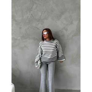 Ensemble tricoté col pêcheur gris pour femme, taille S, haut rayé à col roulé et pantalon, tenue d'hiver confortable - Product Image 4