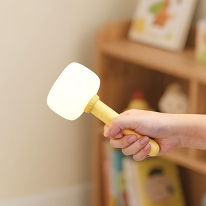 Lámpara Nocturna de Silicona Creativa y Linda con Forma de Campana, Control de Interruptor, Recargable por USB, Lámpara LED Segura, Luz Blanca Cálida, 7 Colores, para Dormitorio Infantil - Product Image 1