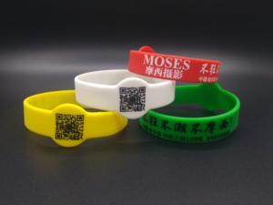 Уникальный Силиконовый браслет с <span class=keywords><strong>QR</strong></span>-кодом для рекламы, подарочные резиновые браслеты с штрих-кодом - Product Image 5