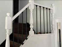 Balustres de panier en fer creux noir satiné pour l'intérieur Broches d'articulation d'escalier en métal Vente en gros Balustres d'escalier carrés en métal