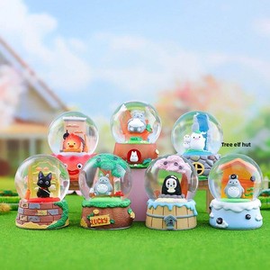 Vente en gros de figurines créatives de <span class=keywords><strong>dessins</strong></span> <span class=keywords><strong>animés</strong></span> mignons, elfes de la forêt, style <span class=keywords><strong>Studio</strong></span> <span class=keywords><strong>Ghibli</strong></span> du Japon, en résine, boule de cristal, boîte mystère, décoration de bureau lumineuse - Product Image 2