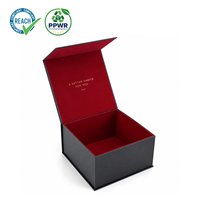 Boîte magnétique rigide en forme de livre, noire mate, recyclable, avec impression UV personnalisée de luxe, boîte cadeau magnétique en velours rouge pour ensemble professionnel