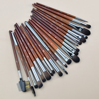 Ensemble de pinceaux de maquillage à poils de chèvre naturels avec logo personnalisé, manche en bois lisse de haute qualité, pinceaux de maquillage professionnels de luxe