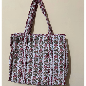Sac fourre-tout matelassé en coton style moderne 2026, sac de marché fait main personnalisé, sac à bandoulière à prix de gros - Product Image 1