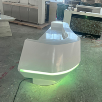Comptoir de réception en pierre artificielle pour salle de billard, design incurvé, taille personnalisée, petit bar LED, comptoir d'accueil