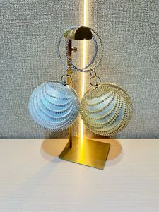 Nuevo Bolso de Noche Retro Europeo-Americano para Mujer, Estilo Clutch Esférico con Incrustaciones de Diamantes, Color Bronceado - Product Image 4