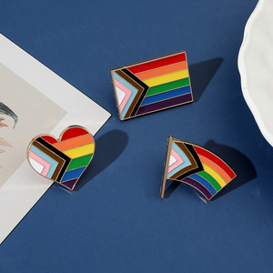 Sming Pins Regenbogen Flagge Emaille Pins Stolz Flagge Herz Brosche Benutzer definiertes Logo Metall Abzeichen Waving Flag Revers Abzeichen Großhandel - Product Image 2
