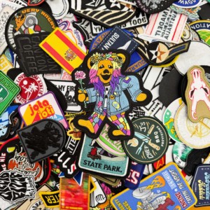 Nhà Máy Trực Tiếp Tùy Chỉnh Thêu Halloween Vá Thân Thiện Với Môi Vải Mini Cá Nhân Phù Hiệu Sắt Trên May Mặc Các Bản Vá Lỗi Động Vật - Product Image 1