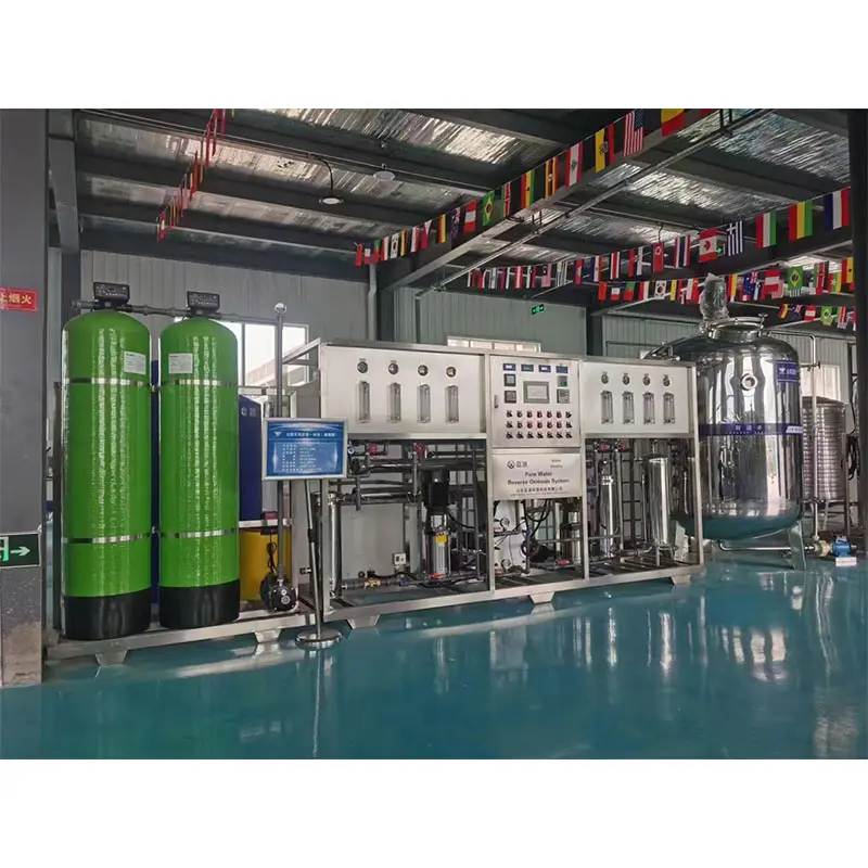 A linha de produção de uréia para veículos líquidos 10T Adblue inclui equipamentos de purificação de água e equipamentos de enchimento