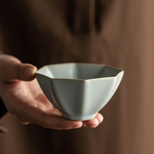 Taza de té octogonal de porcelana Ru Ware con esmalte craquelado, taza de té tradicional china de Kung Fu para uso doméstico. - Product Image 3