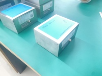 Système de surveillance des particules en suspension en ligne HJCLEAN OEM en acier inoxydable gris argenté pour salles blanches, certifié CE ISO, pour la surveillance de la poussière