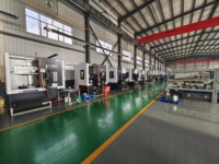 Máquina de Fresado y Perforación de Extremos de Ejes CNC XY810 con Tornillo de Banco Hidráulico Autocentrante - Sistema de Bloqueo Automático ISO CE