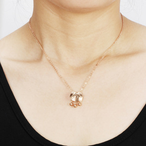 Collar con colgante de candado en oro rosa con característica china Fu y campanas para la buena fortuna, regalo para uso diario - Product Image 4